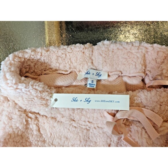 New She & Sky Pink Shaggy Fluffy Shorts size S NWT - Picture 4 of 6